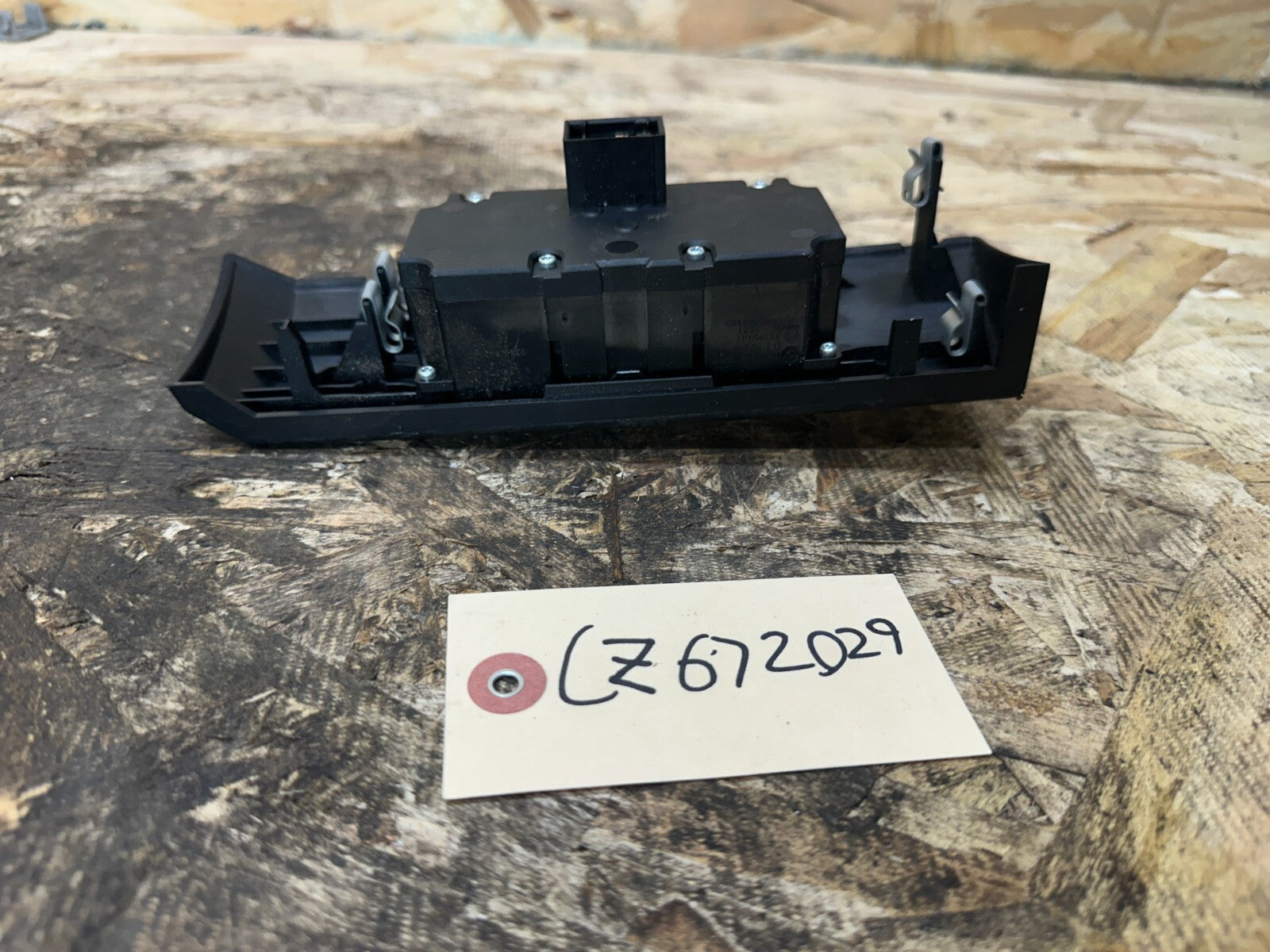 BMW 2008-2010 E60/E61 HEADLIGHT CONTROL SWITCH PANEL BLACK TRIM OEM BMW 6988553