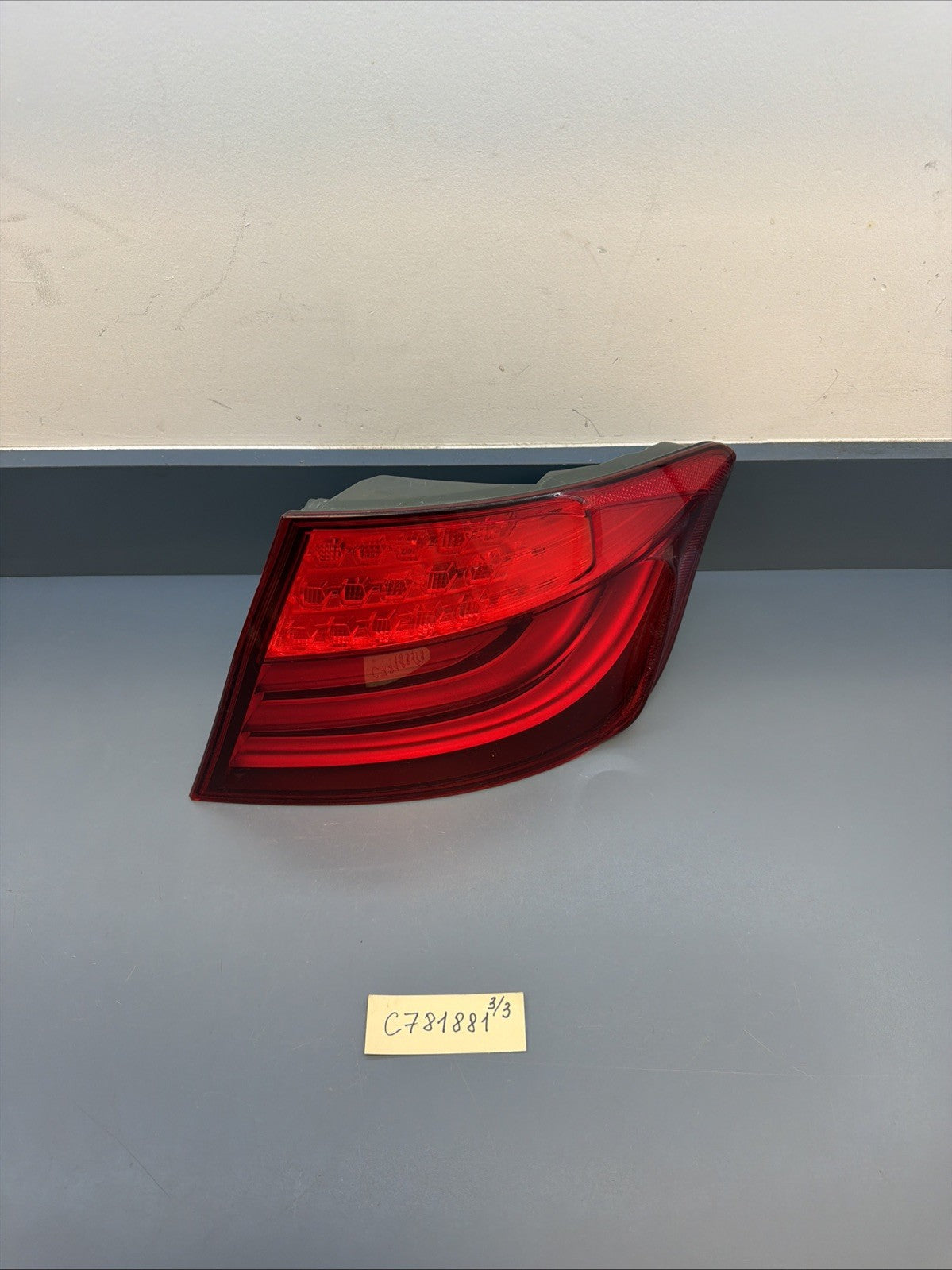 2011-2013 BMW F10 528i 535i 550i M5 RIGHT PASSANGER TAIL/BRAKE LIGHT 7203232