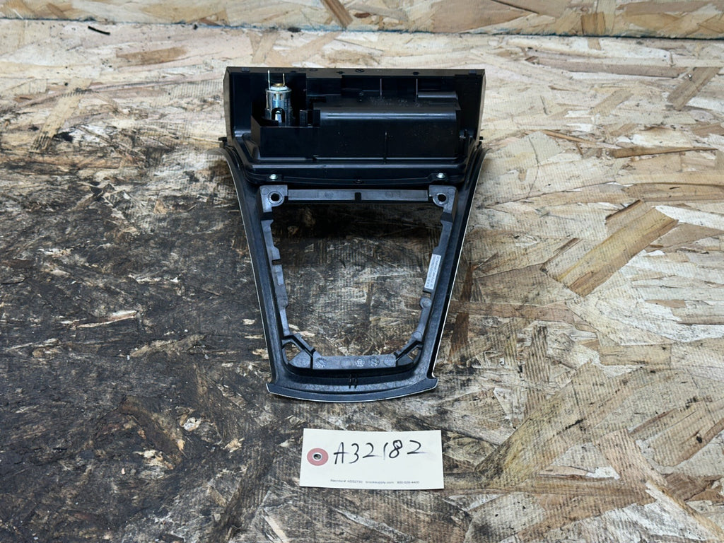 BMW 03-10 E83 X3 CENTER CONSOLE TRIM SILVER W/ ASHTRAY DOOR WONT CLOSE 3411706