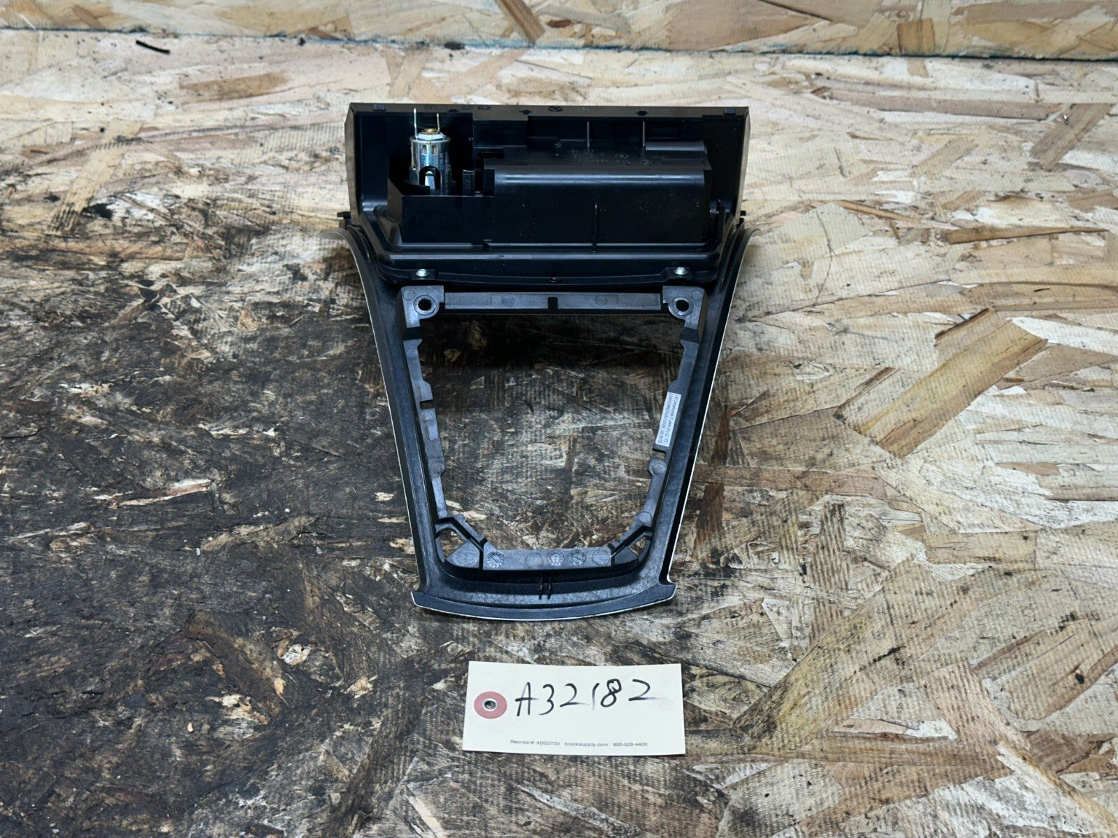 BMW 03-10 E83 X3 CENTER CONSOLE TRIM SILVER W/ ASHTRAY DOOR WONT CLOSE 3411706