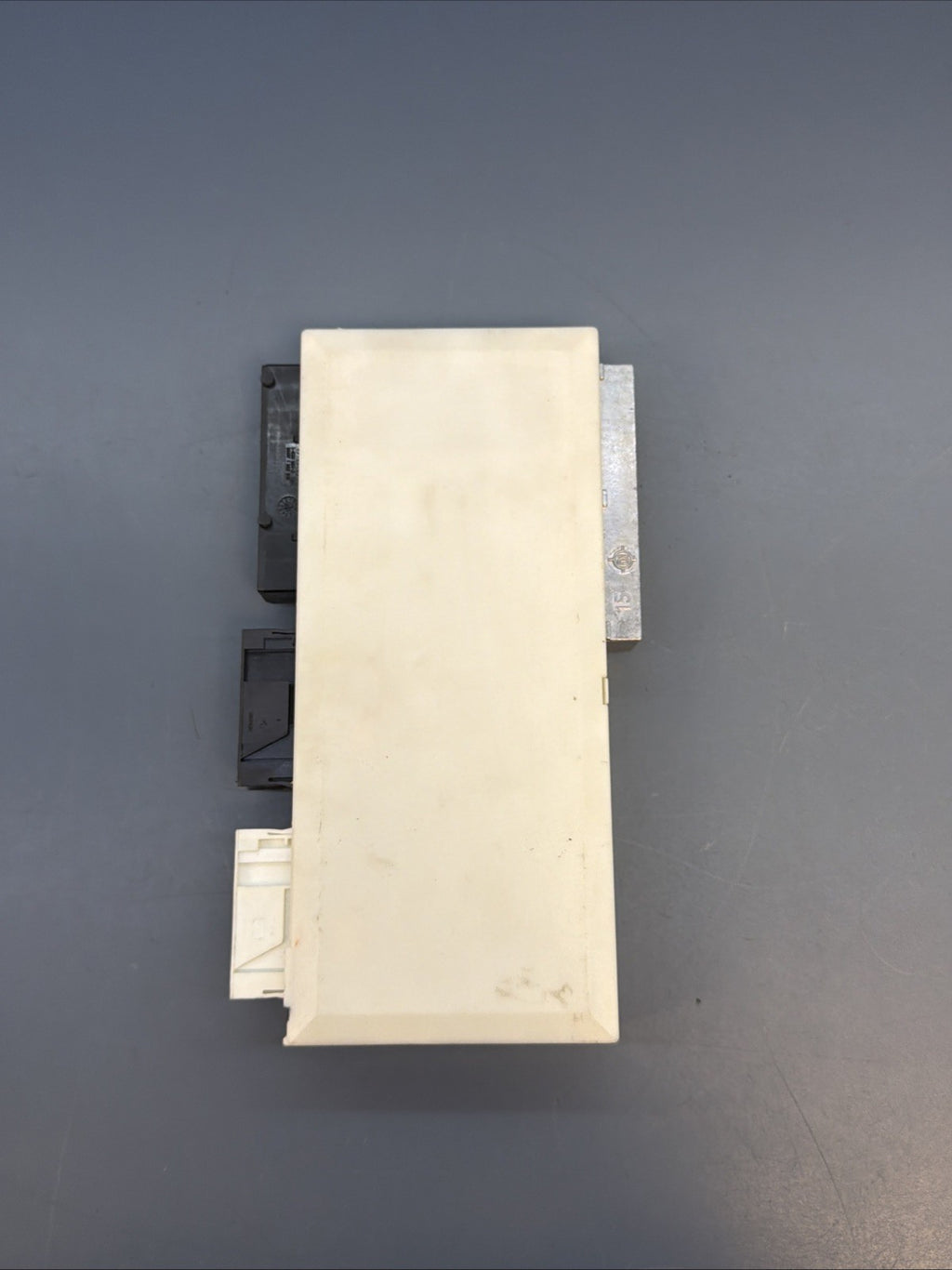 99-03 BMW E38 E39 540i 525i 530i BODY CONTROL MODULE GM III BCM 6135 6913521