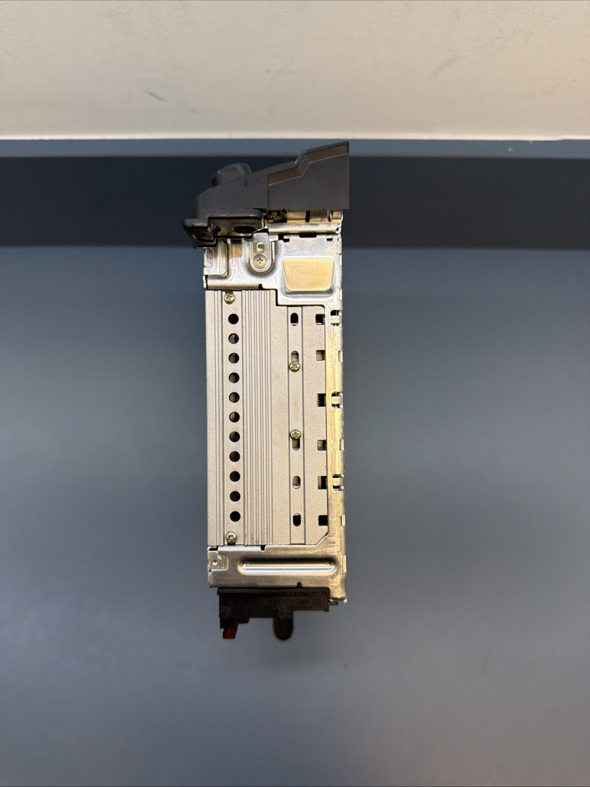 BMW 97-06 E46 3 SERIES BUSINESS CD AM/FM RADIO PLAYER OEM 6921963