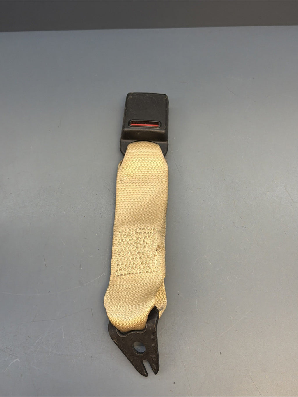 2009-2011 BMW 335I - REAR Center SEAT BELT Buckle / Receiver 9160117