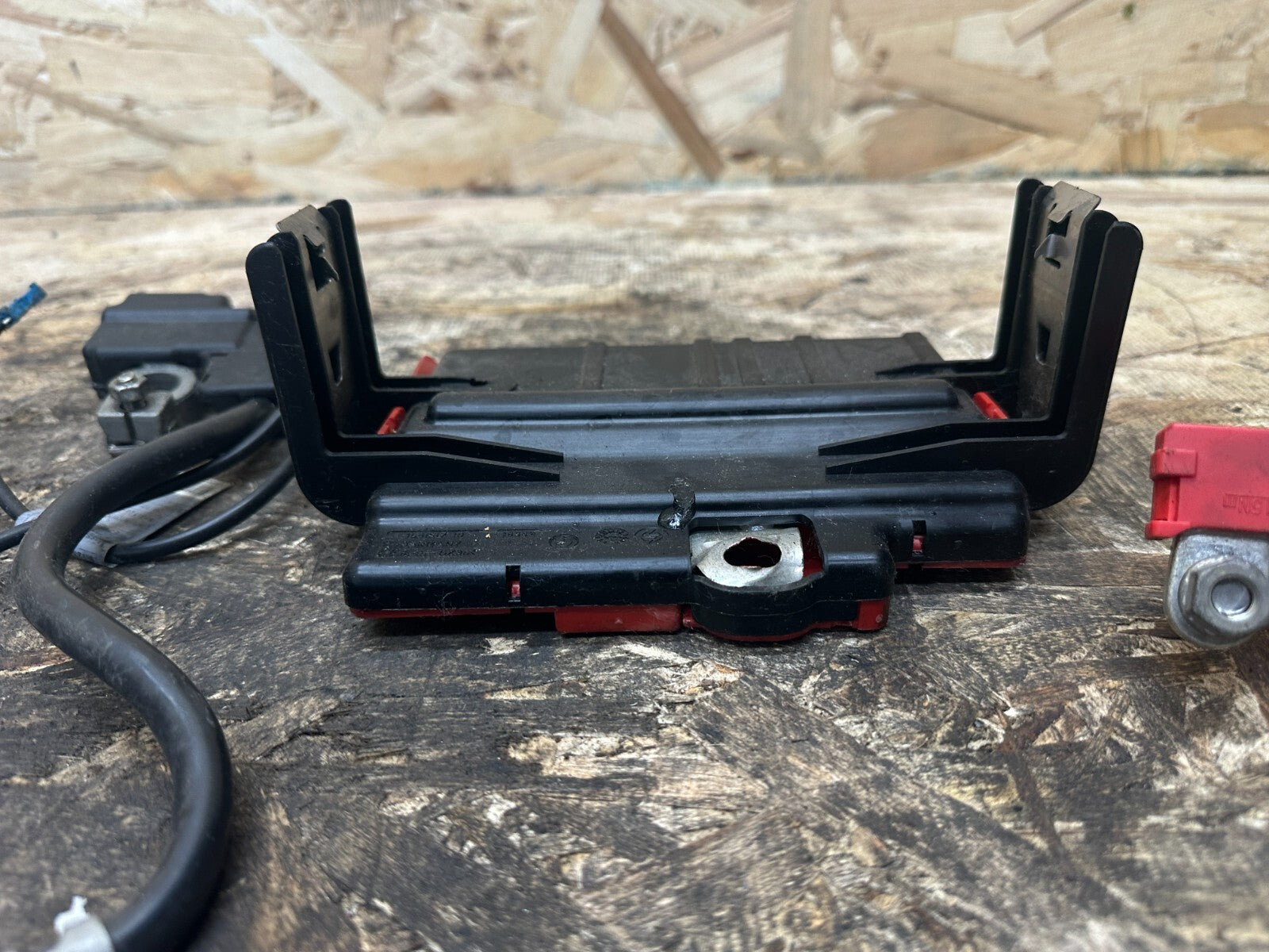 BMW 1 3 X1 E8X E9X POSITIVE POWER BOX W POSITIVE+NEGATIVE CABLE OEM 6942912