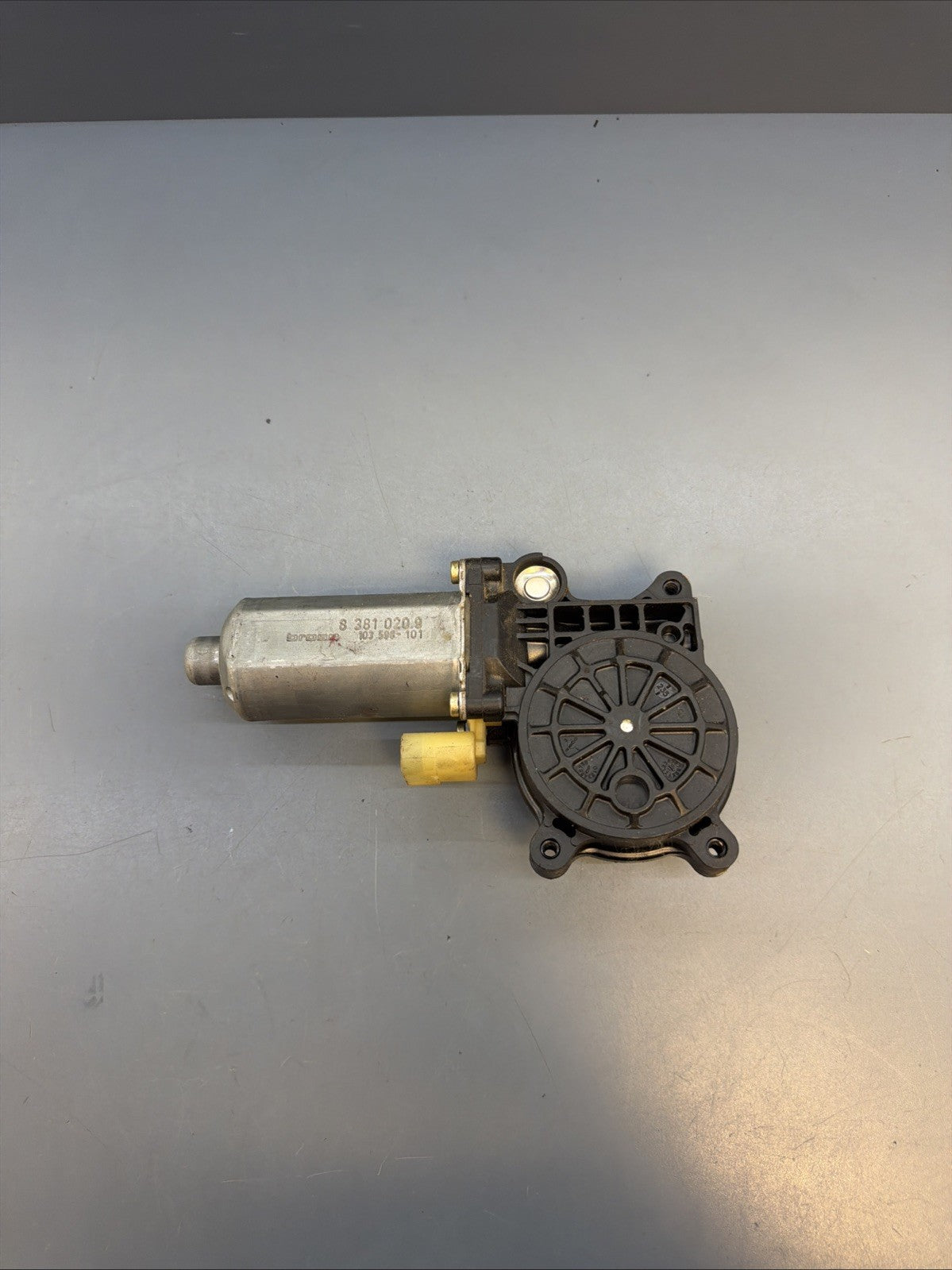 2000-2006 E53 BMW X5 FRONT PASSENGER RIGHT WINDOW REGULATOR MOTOR OEM 8381020