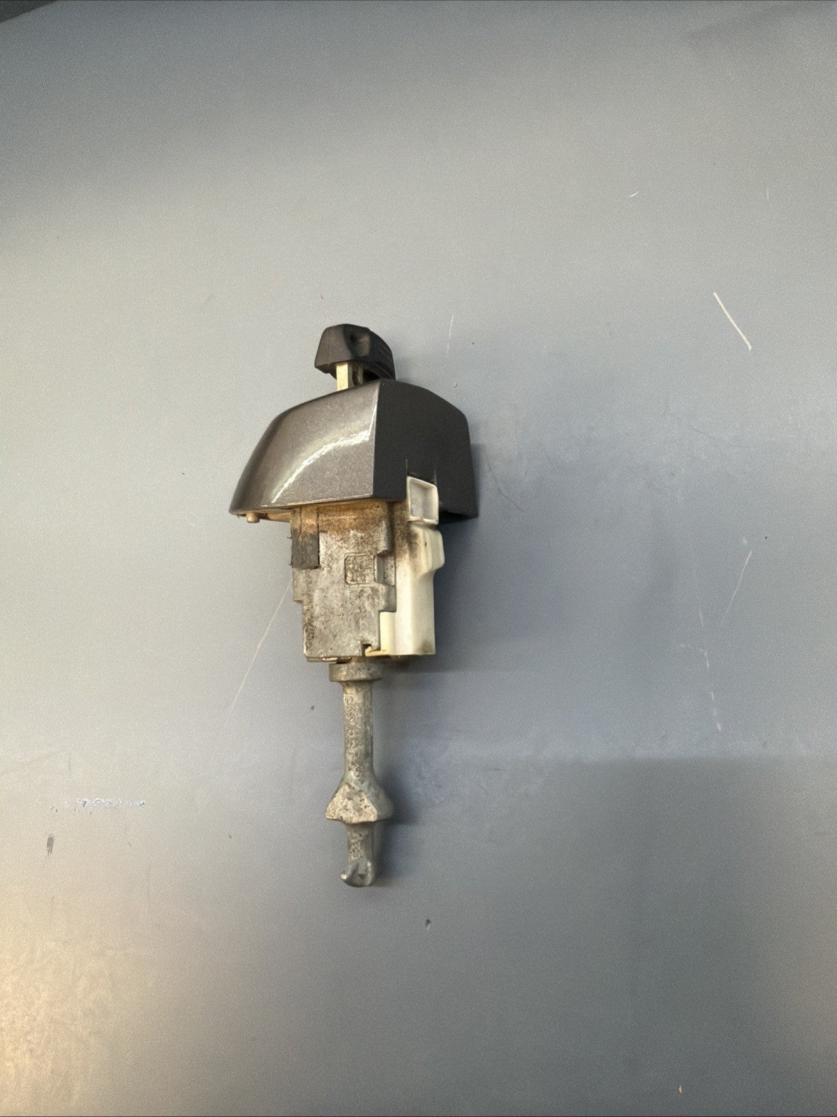Left Front Driver Side Door Handle Key Lock Hole Keyhole OEM BMW E92 E93
