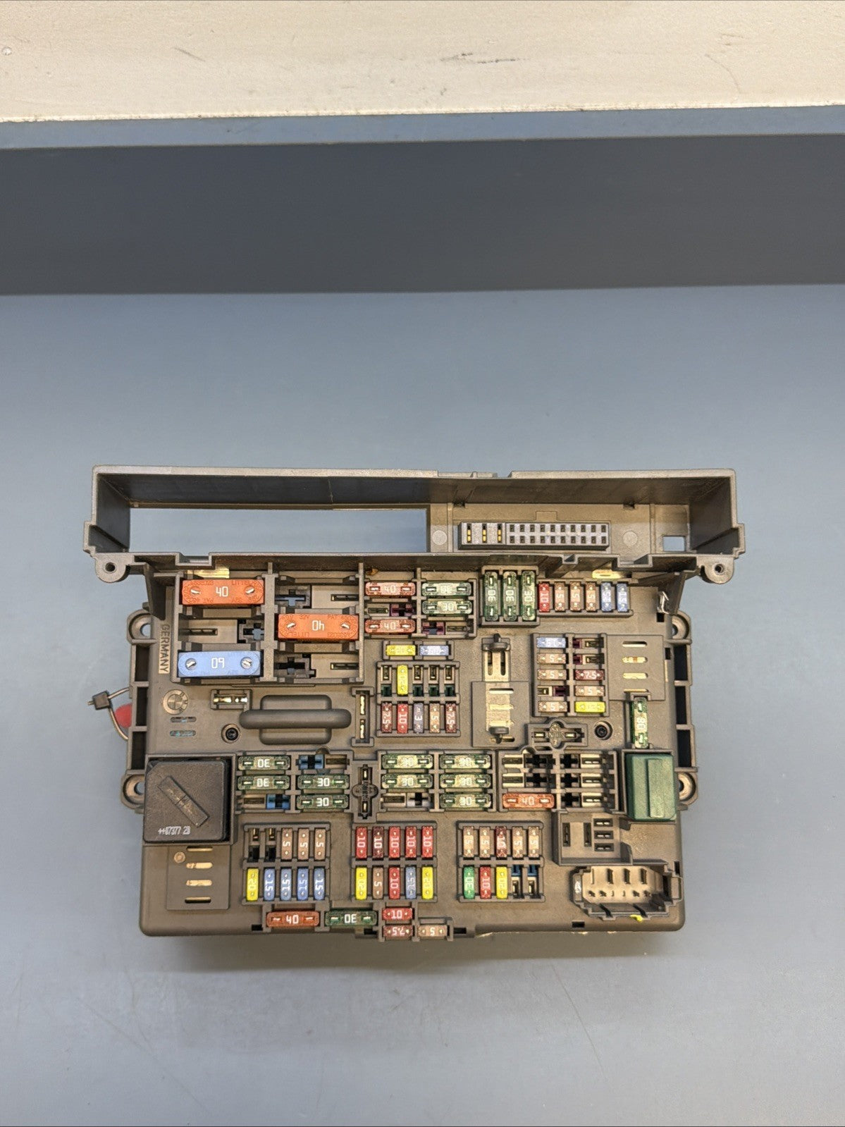 BMW 1 3 X1 Series E90 E91 E84 E87 Fuse Box Front Power Distribution 9119444