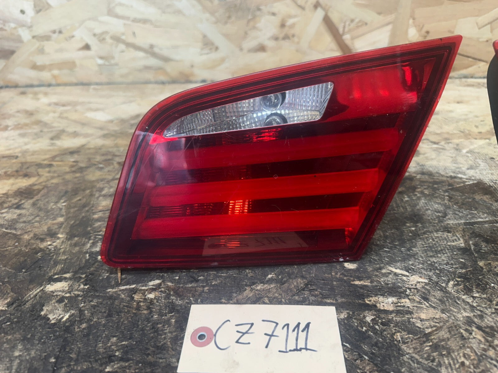 BMW 2010-2013 F10 5 SERIES REAR INNER TRUNK TAIL LIGHT SET 2 PC OEM 7203226+5