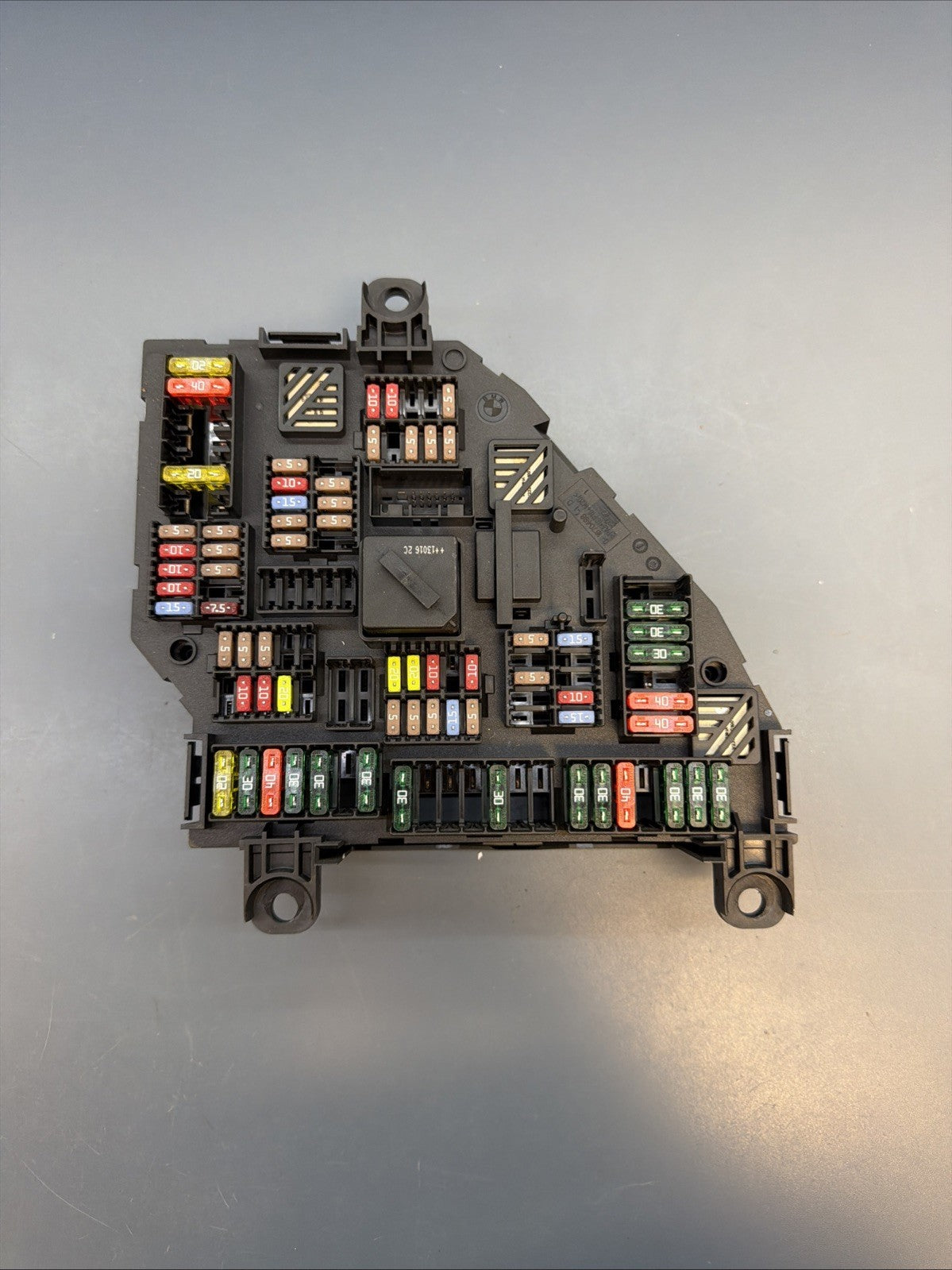 2010-2016 BMW F10 528i 535i Rear Distribution Power Fuse Box Module 9264923