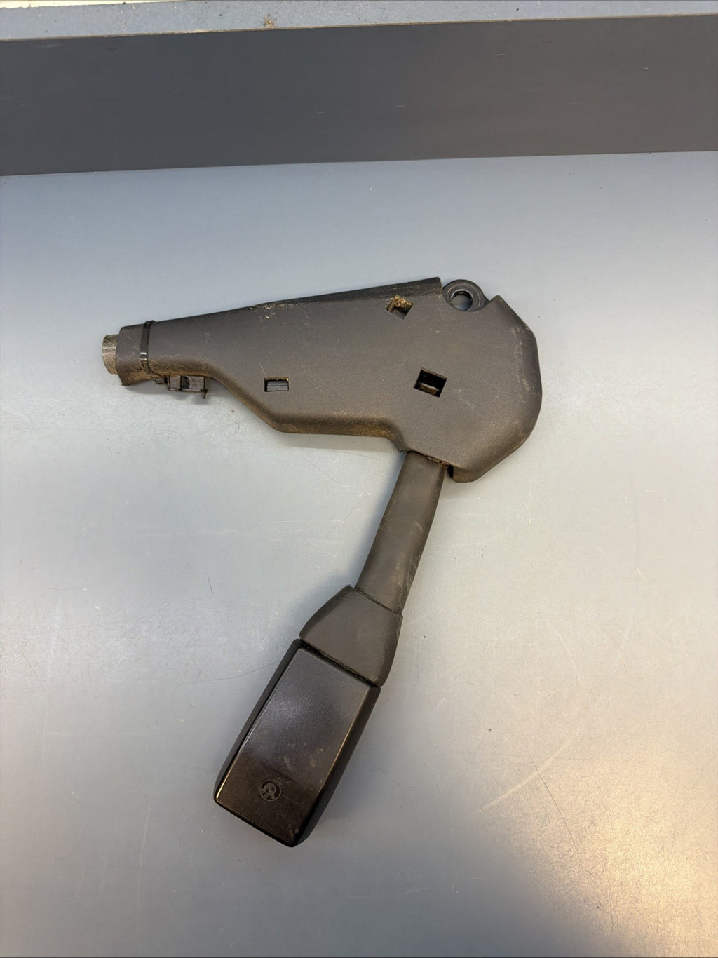 97-03 Bmw E39 5 Series Front Left Driver Seat Belt Buckle Latch Receiver 8257797