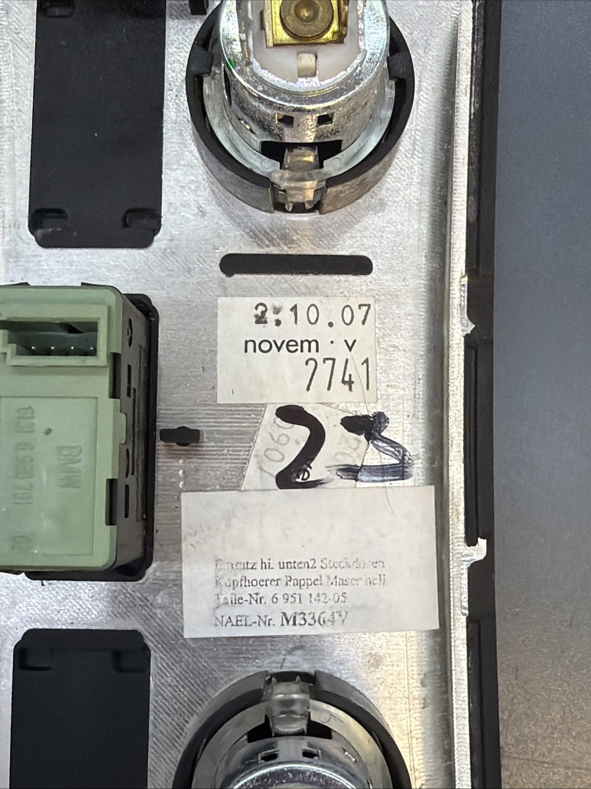 04-10 BMW E60 E61 5 SERIES REAR CENTER CONSOLE 12V OUTLET COVER PANEL OEM