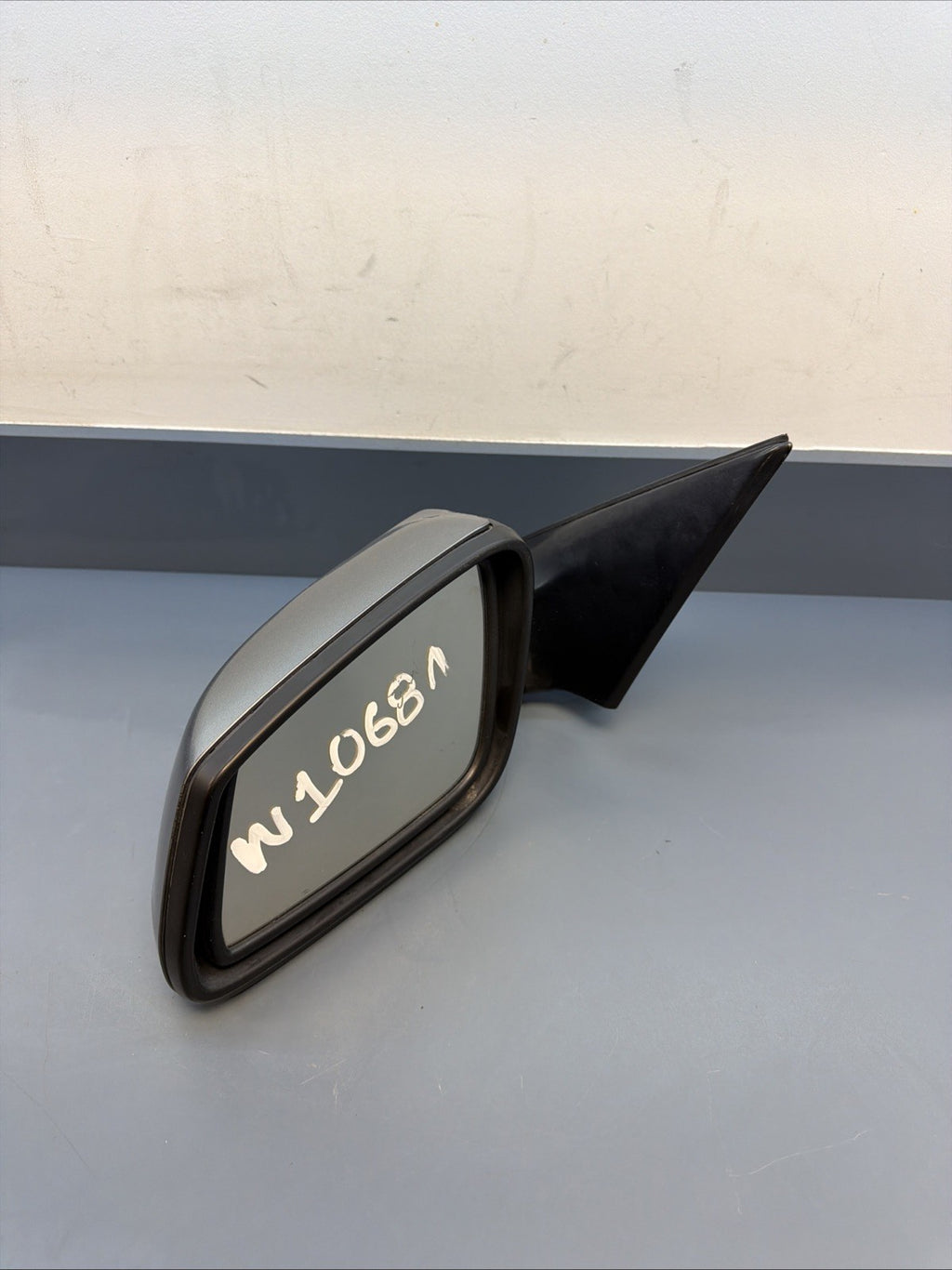 2011-2013 BMW F10 5 SERIES DRIVER SIDE LEFT MIRROR ASSEMBLY OEM F0153401 *NOTE*