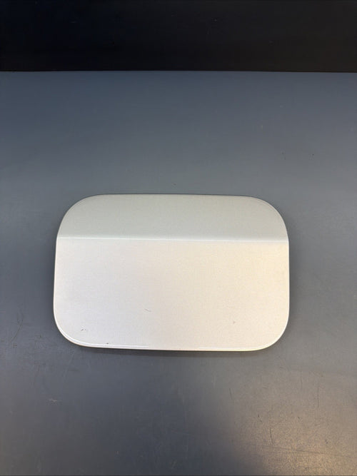 04-10 BMW 535i 528i E60 E61 5 SERIES FUEL FILLER LID DOOR GAS FUEL DOOR SILVER