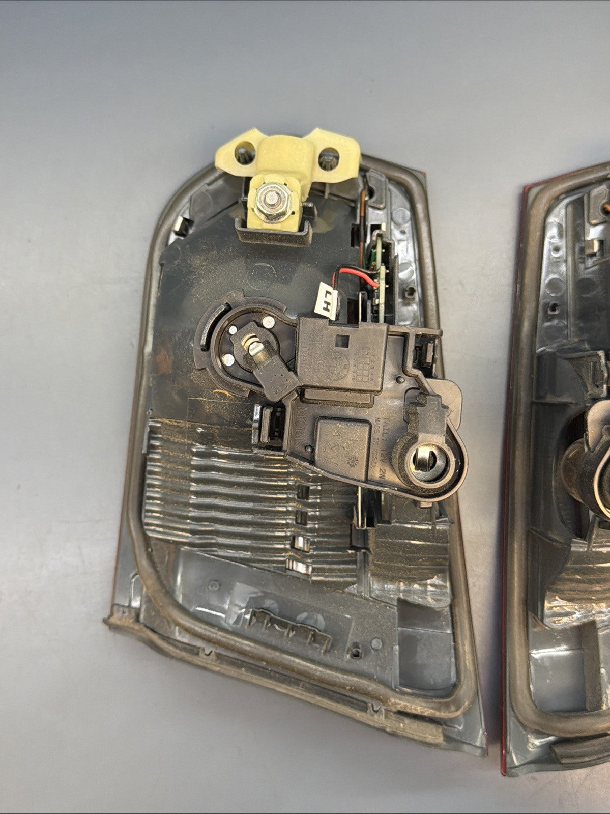 12-2015 BMW F30 3-SERIES REAR INNER LEFT & RIGHT TAIL LIGHT SET 7259915 7259916