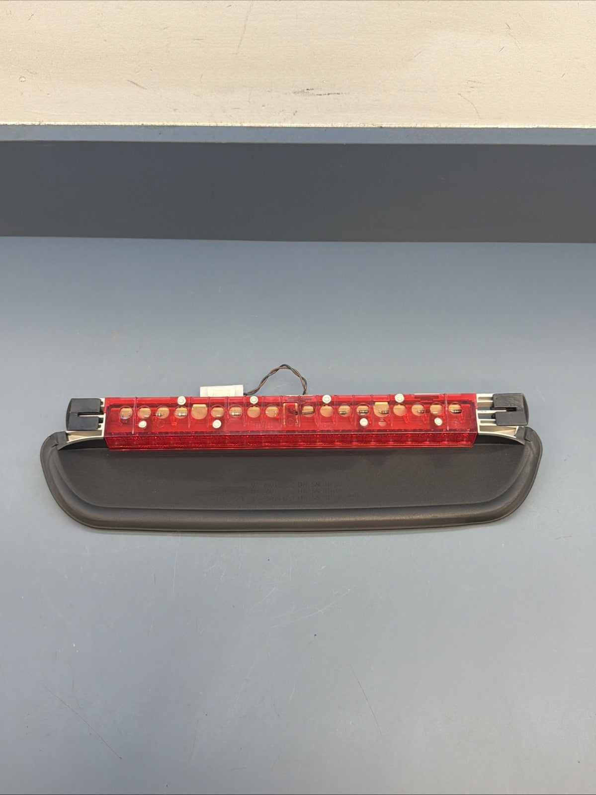 2006-2011 BMW E90 SEDAN 328I 330I 335I M3 THIRD BRAKE STOP LIGHT LAMP 7146059