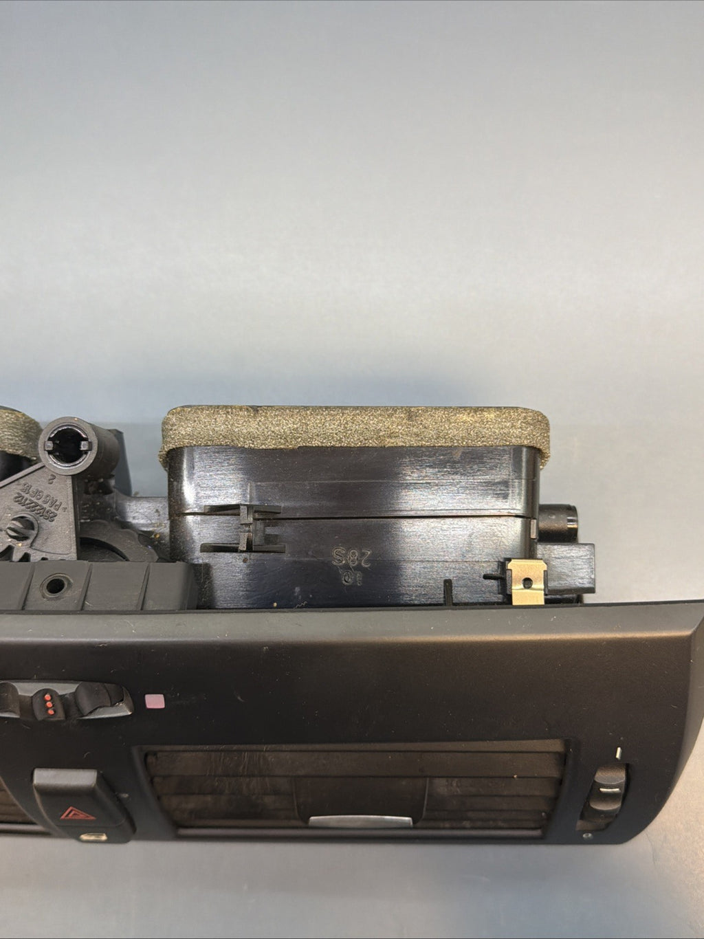 2008-2010 BMW X3 E83 Front Center Dashboard Air Vent with Hazard Switch 3415965