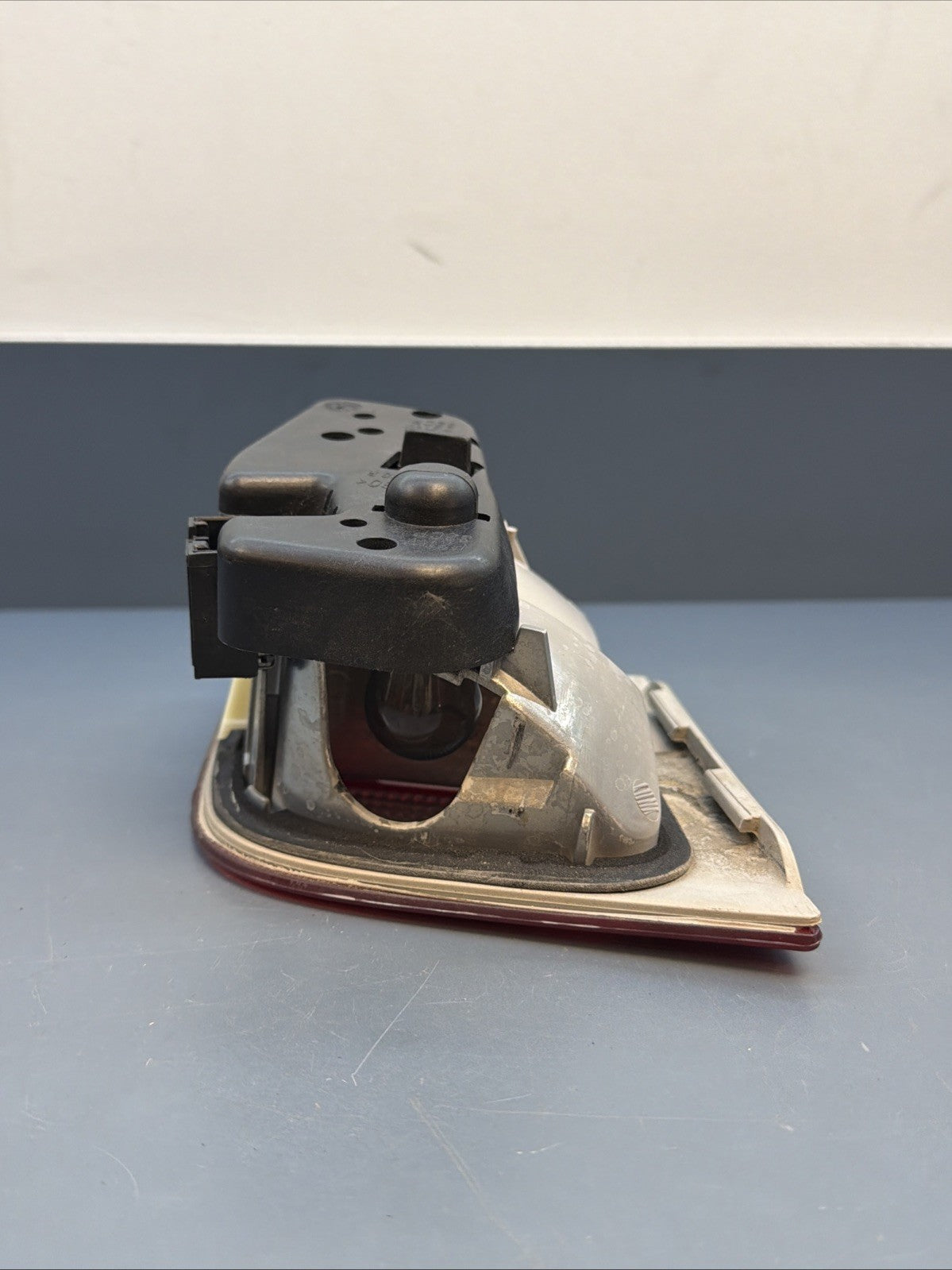 2000-2001 BMW E46 328 Right Passenger RH Side Inner Tail Light Oem SEDAN 8364924