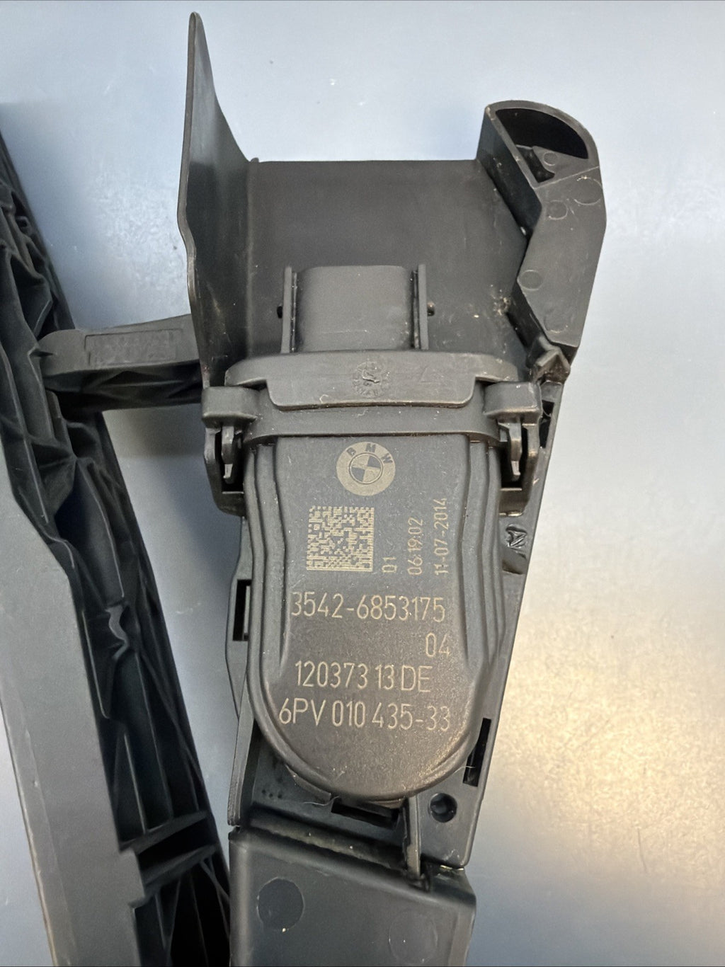 2012 - 2016 BMW F30 320I 328I 335I FRONT ACCELERATOR GAS PEDAL OEM 6853175