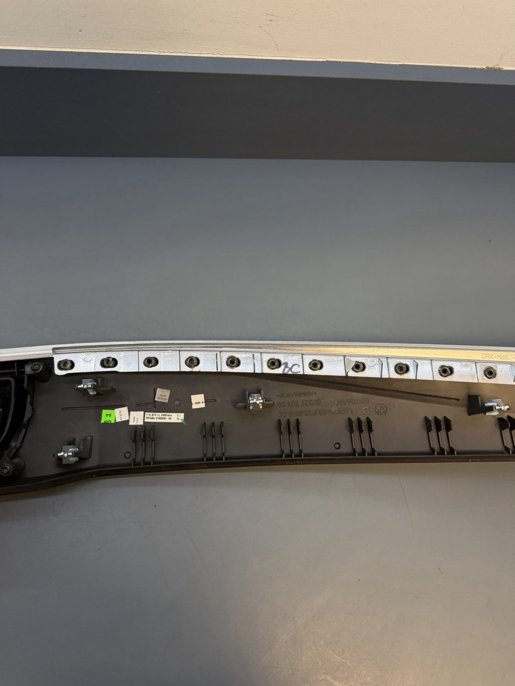 2011-2013 BMW 535I CENTER DASH AIR VENT WITH TRIM MOLDING OEM 9192936-06