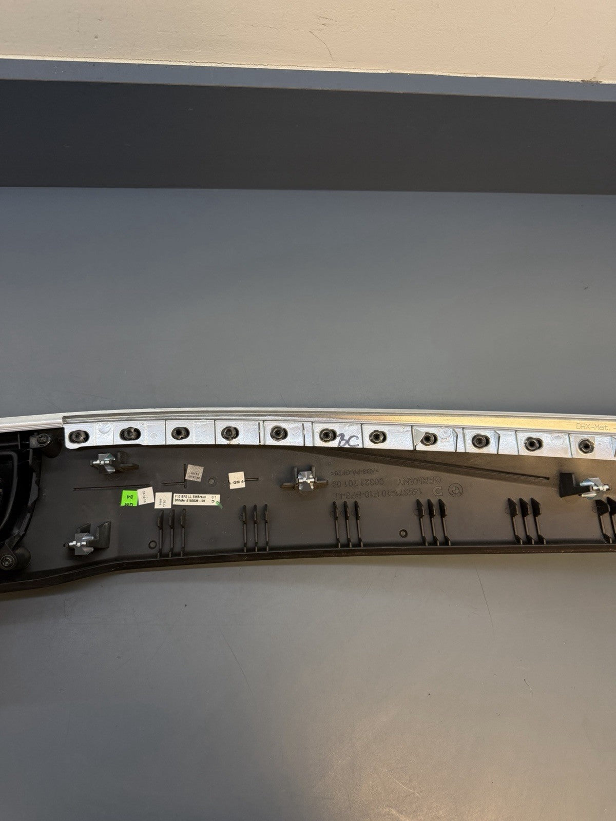 2011-2013 BMW 535I CENTER DASH AIR VENT WITH TRIM MOLDING OEM 9192936-06