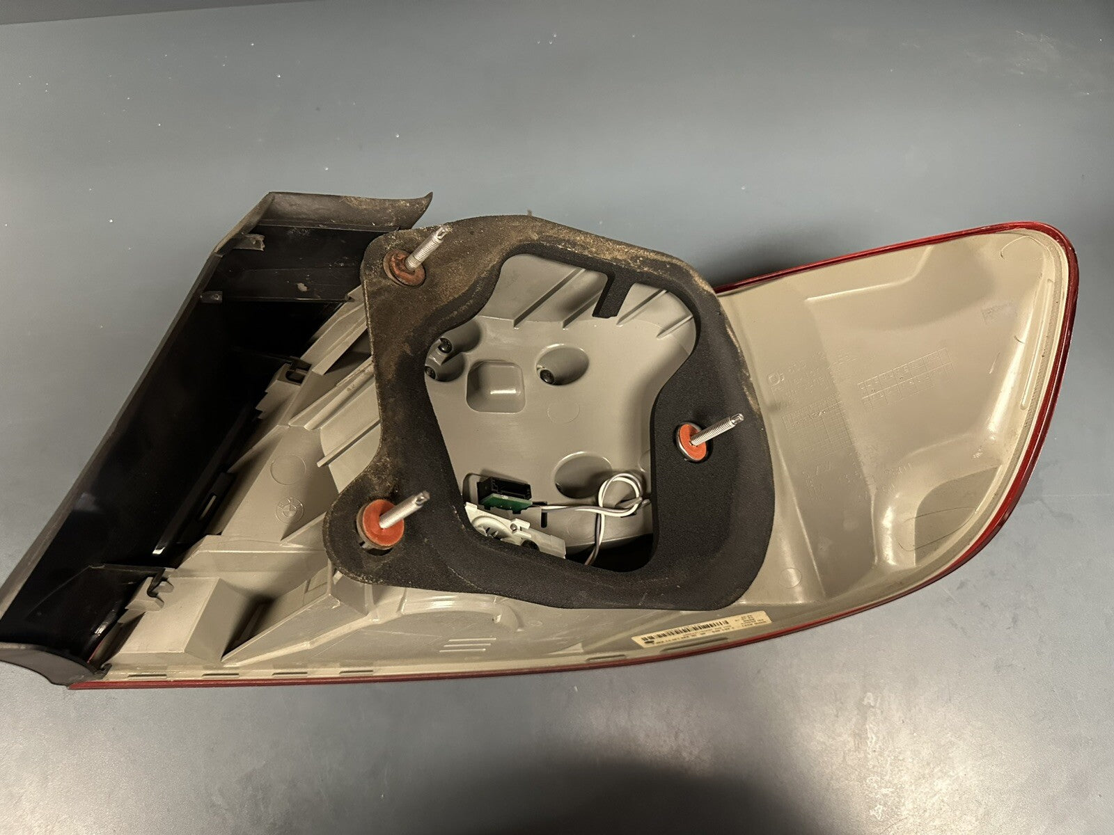 2011-2013 BMW 3 -SERIES E92 LEFT SIDE LH OUTER LED LCI TAILLIGHT OEM 7251959