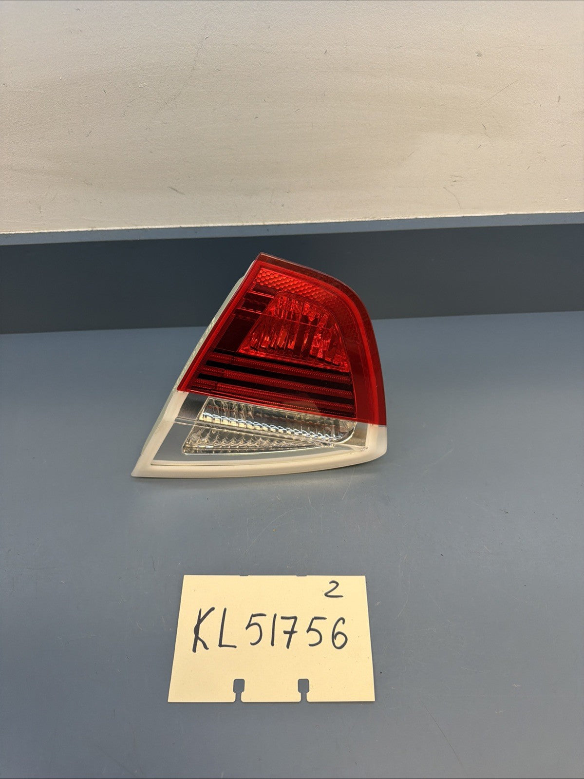 06-08 BMW E90 325i Rear Right Side Inner Tail Light Saloon 6937460 OEM PRE LCI