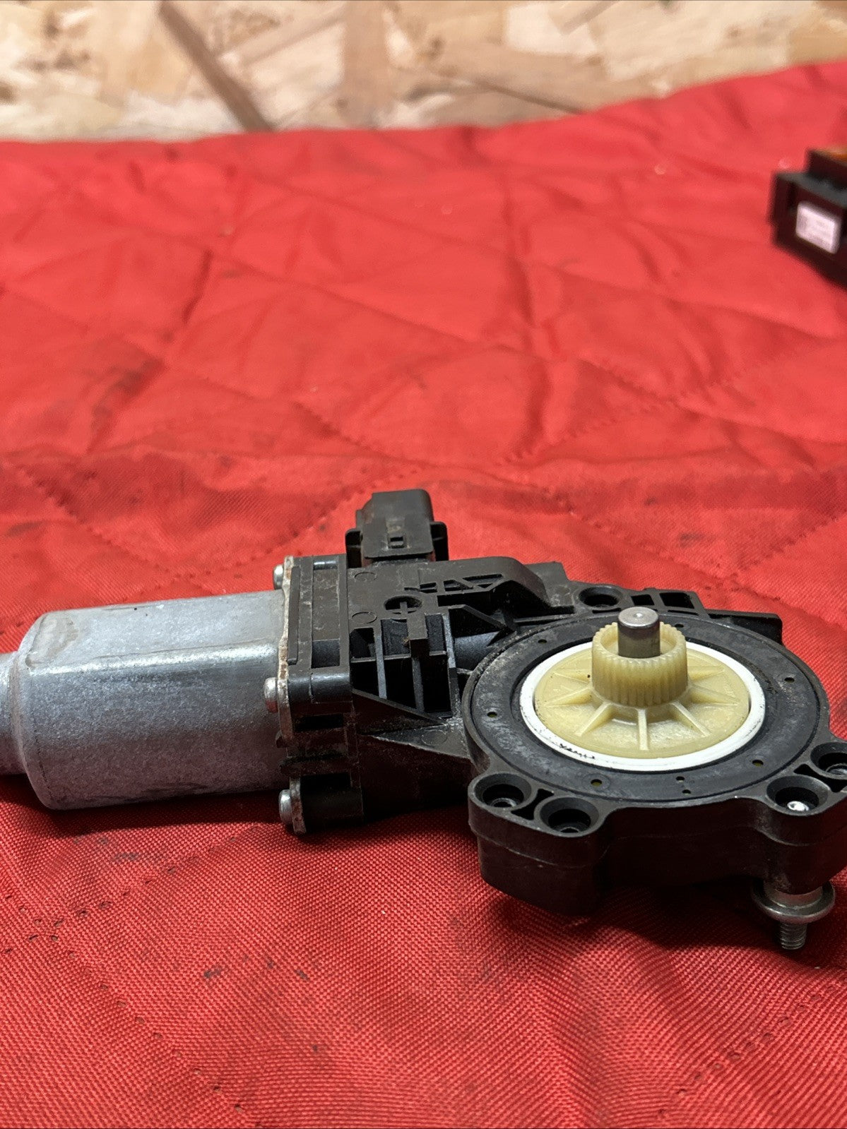 2011 - 2017 BMW X3 F25 Rear Right Side Door Power Window Motor 7258536