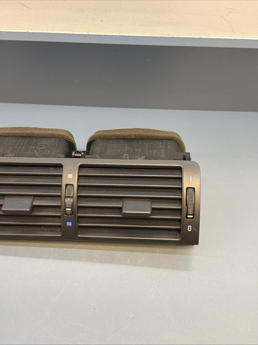 1999-2006 BMW E46 3 Series 325i Center Dash AC Air Vent Assembly 8363199 OEM