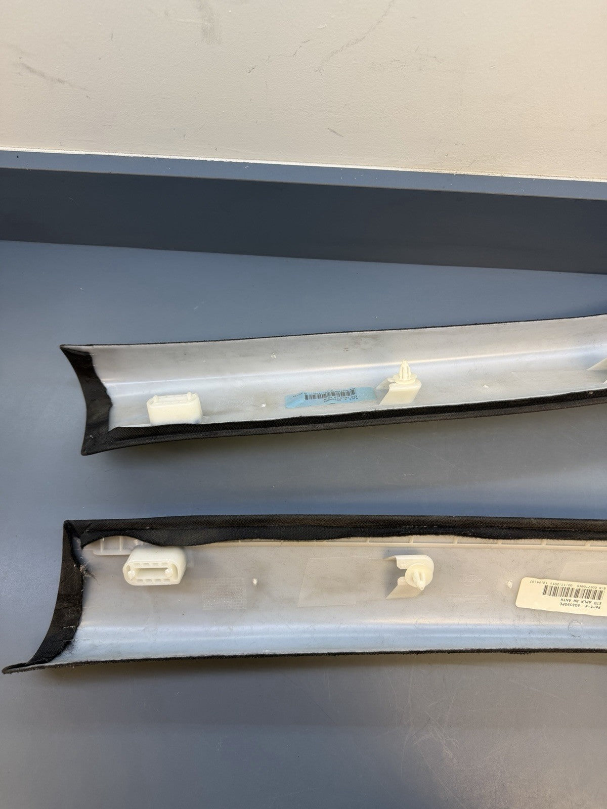 BMW X5 E70 FRONT LEFT AND RIGHT A PILLAR MOLDING TRIM COVER 7129750 7129750