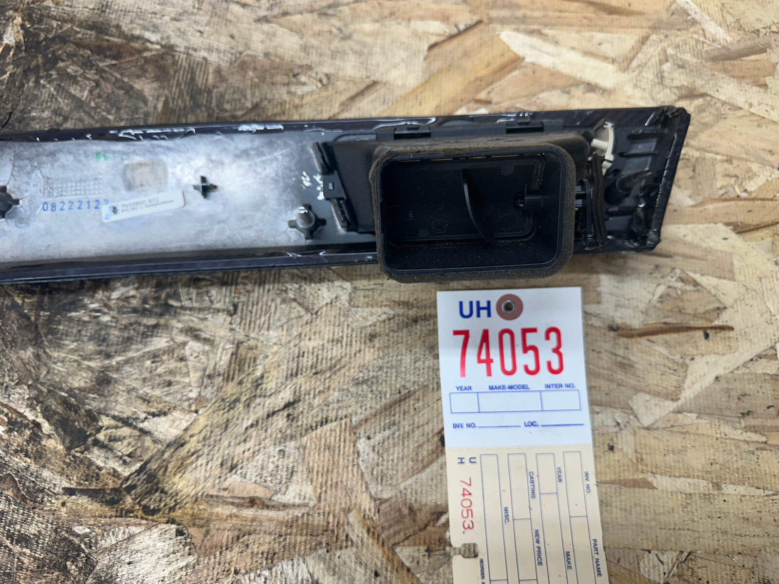 BMW 2008-2013 E90 3 SERIES RIGHT DASH VENT TRIM WOODGRAIN W CARBON WRAP 7132851