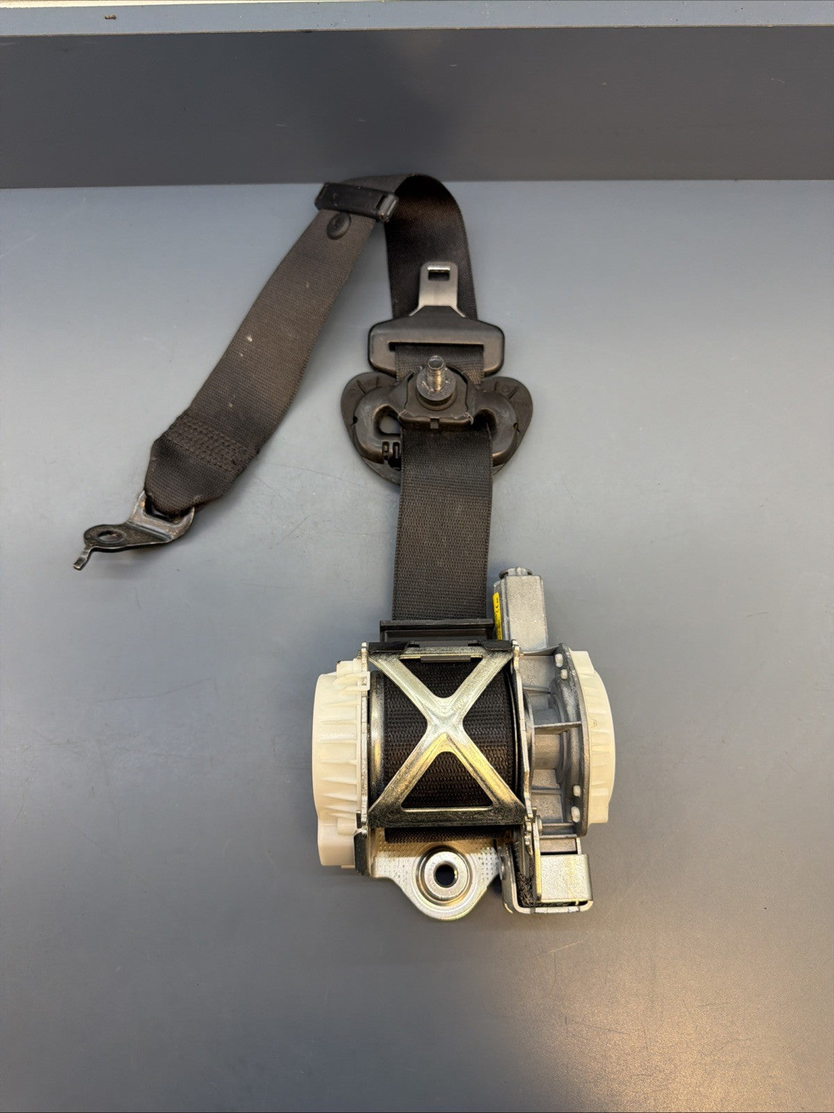 12-18 BMW F30 320i 328i 335i Front Right Passenger Side Seatbelt 34107541 OEM