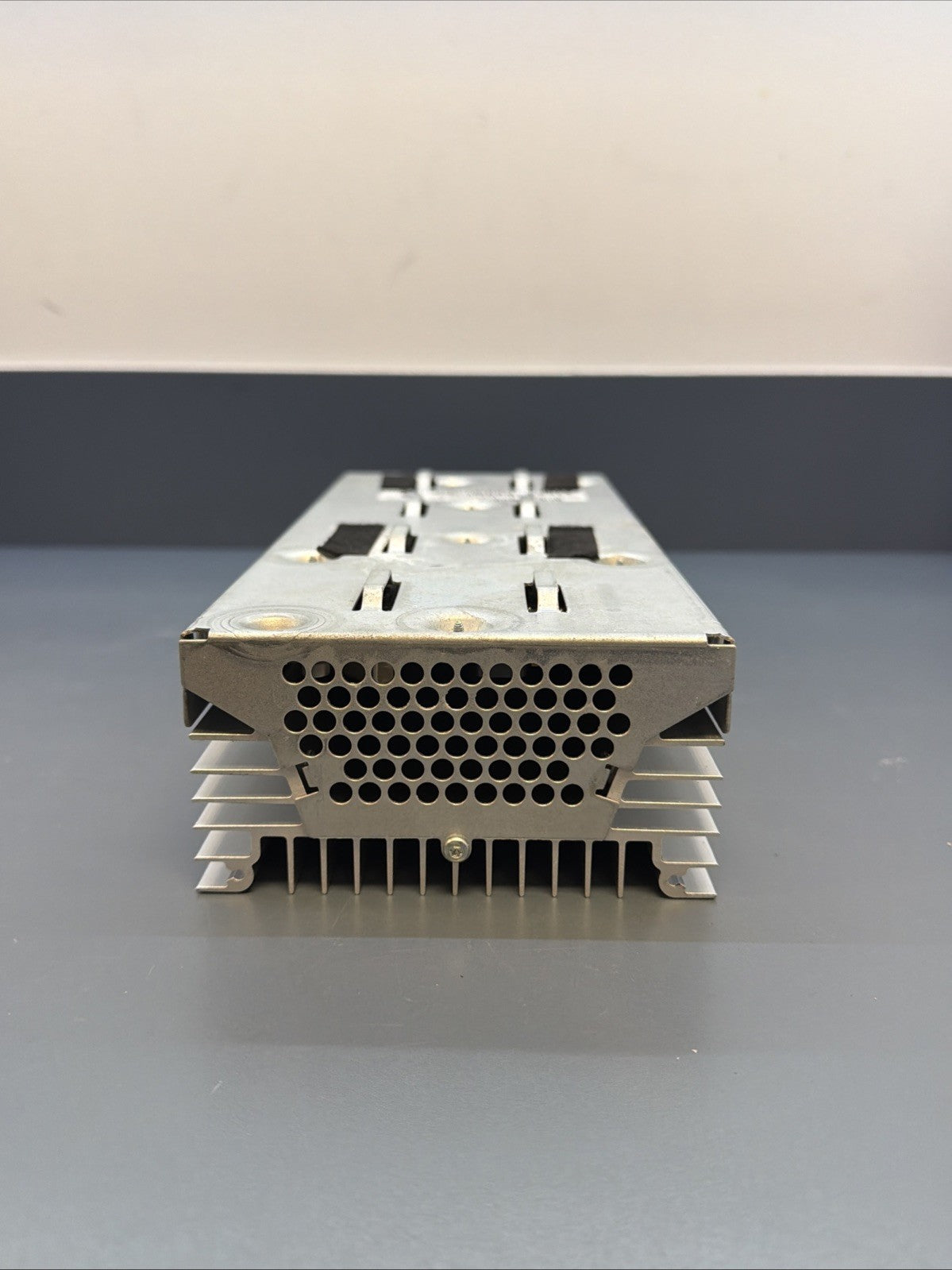 BMW 2006-2013 E90 HARMEN BECKER TOP HiFi RADIO AUDIO AMPLIFIER OEM 9218086