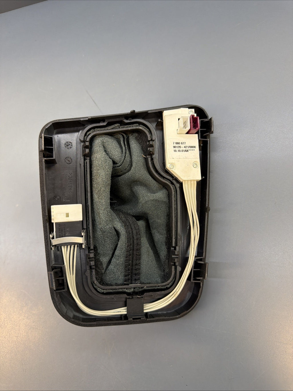 01-05 BMW 330xi E46 SEDAN Center Console Automatic Shifter Bezel Trim 7060677