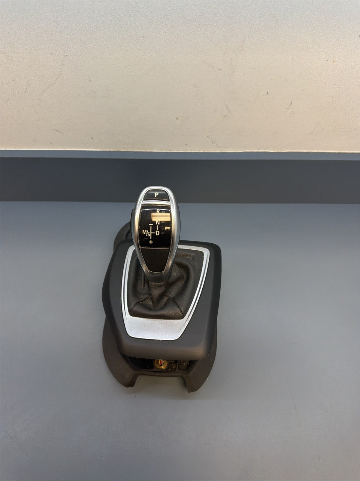 BMW 11-15 E84 X1 AUTOMATIC TRANSMISSION GEAR SHIFTER SELECTOR OEM 9260295