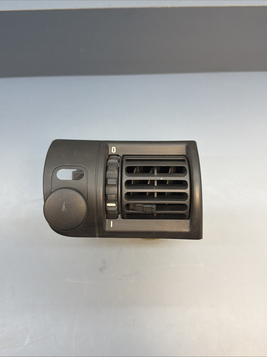 OEM 1996-2002 BMW Z3 E36 Roadster Dash Air Vent Duct Black Left Driver 8397715