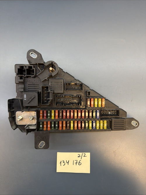 04-10 BMW E60 E63 E64 M5 M6 REAR POWER DISTRIBUTION RELAY FUSE BOX 6906619