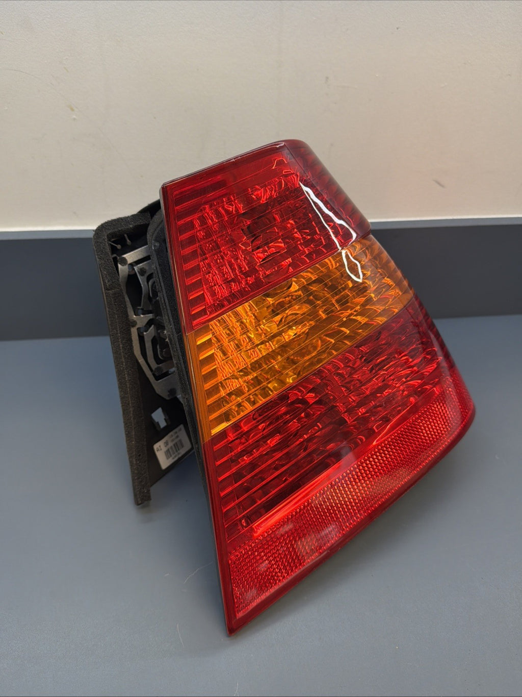 02-05 BMW E46 325i 325xi 330i Sedan Rear Right Tail Light Assy 6946534 OEM