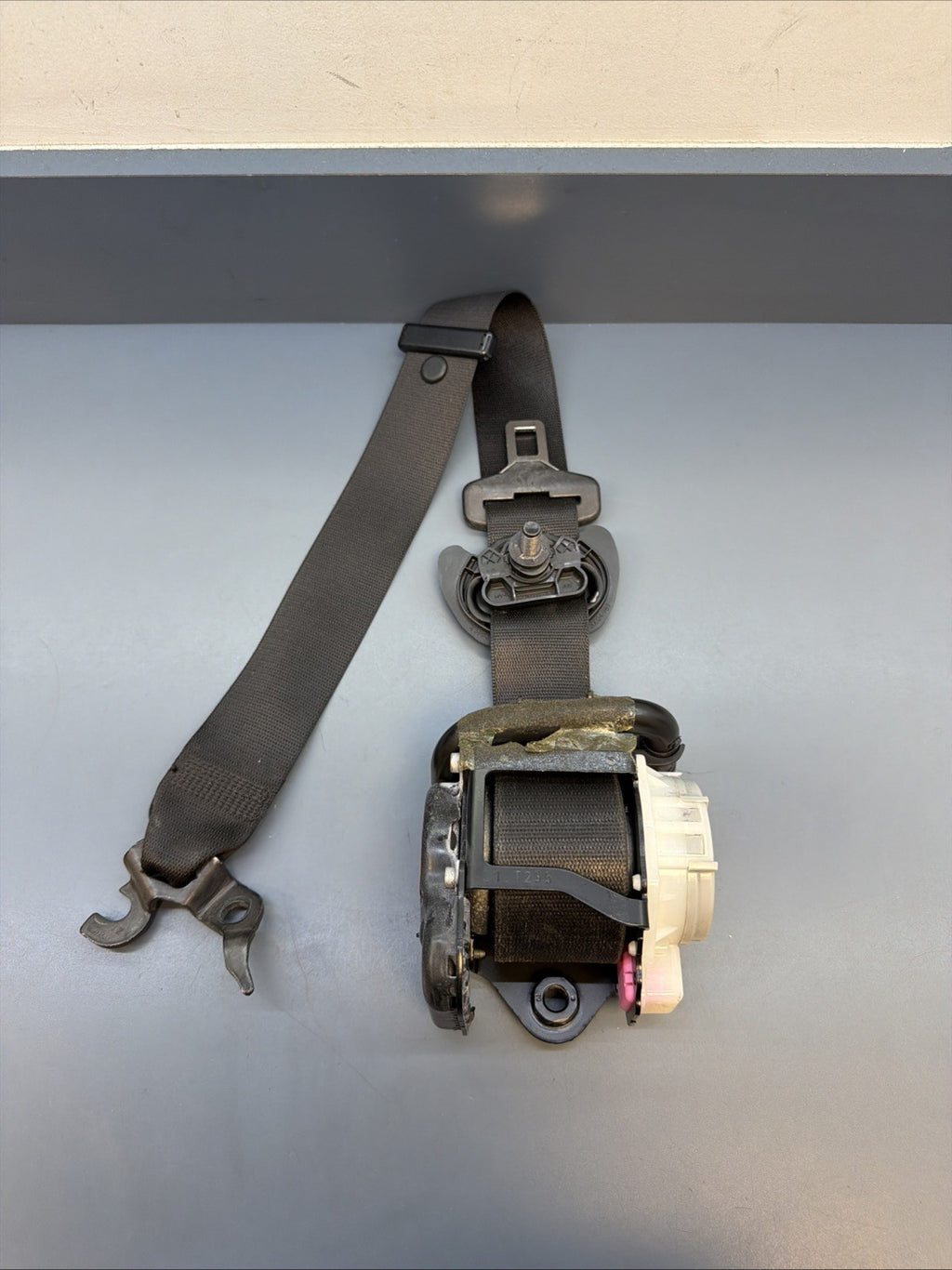 11-18 OEM BMW F25 F26 X3 X4 Front Left Driver Side Seat Belt Seatbelt Retractor