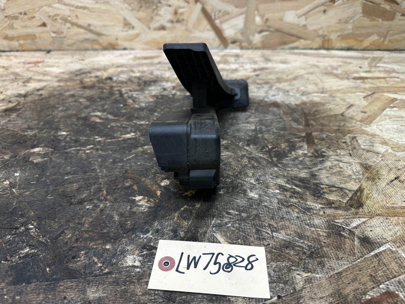 BMW 2012-2019 F30 F32 3 SERIES ACCELERATOR THROTTLE GAS PEDAL OEM 6786588