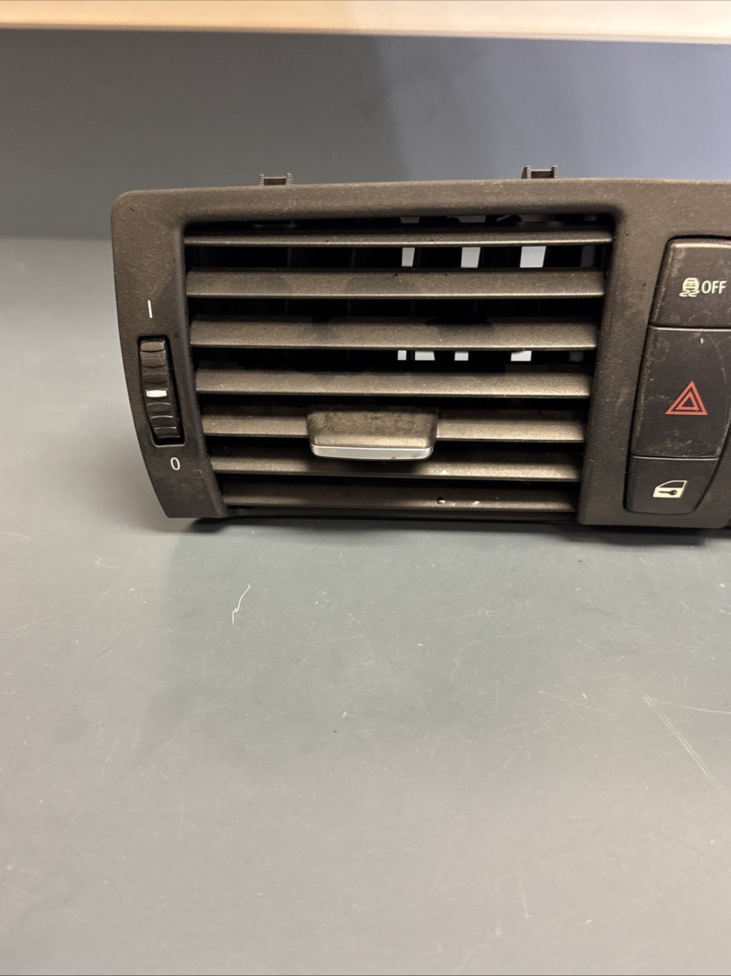 08-13 BMW E82 E88 128i 135i Central Dash Air Vent Hazard Light 7059189 OEM