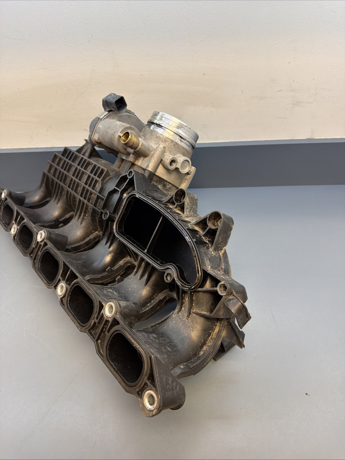 BMW E90 E92 E93 335 E82 135i N55 INTAKE MANIFOLD OEM 757691108 W THROTTLE
