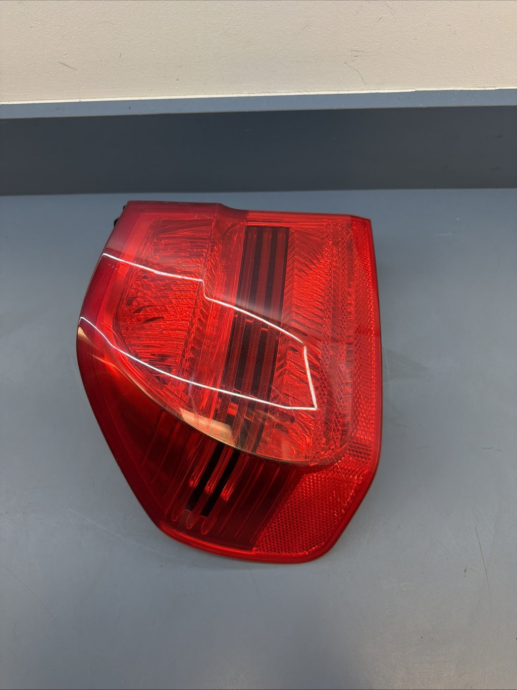 06-08 BMW E90 325i 330i 328i 335i Sedan Left Rear Tail Light Lamp 7161955 PRELCI
