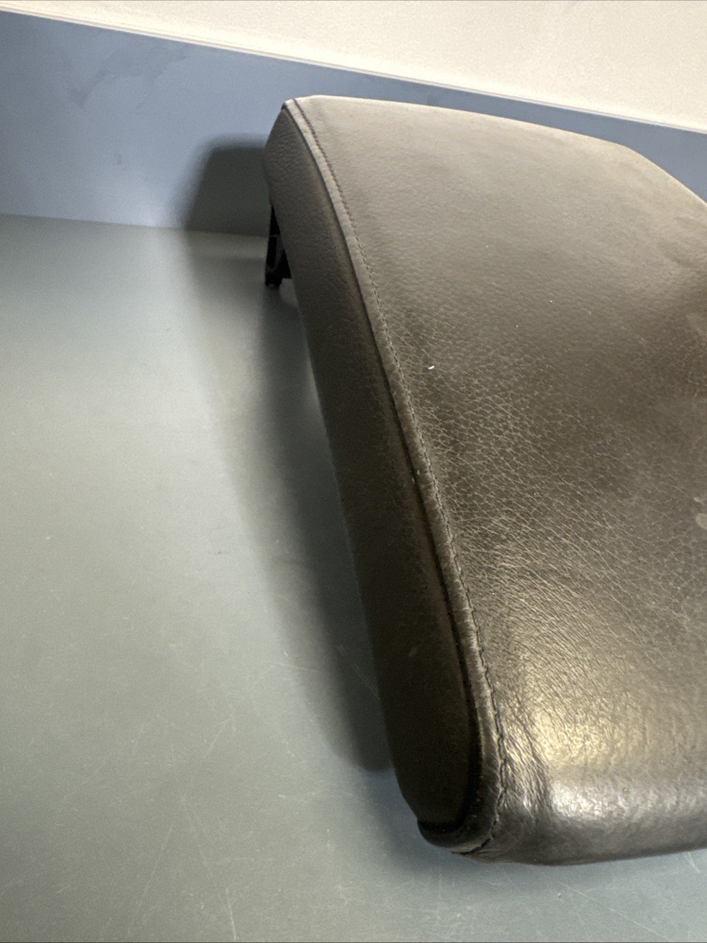 6-13 OEM BMW E90 E92 E93 335 Center Console Armrest Tray BLACK Leather Dakota