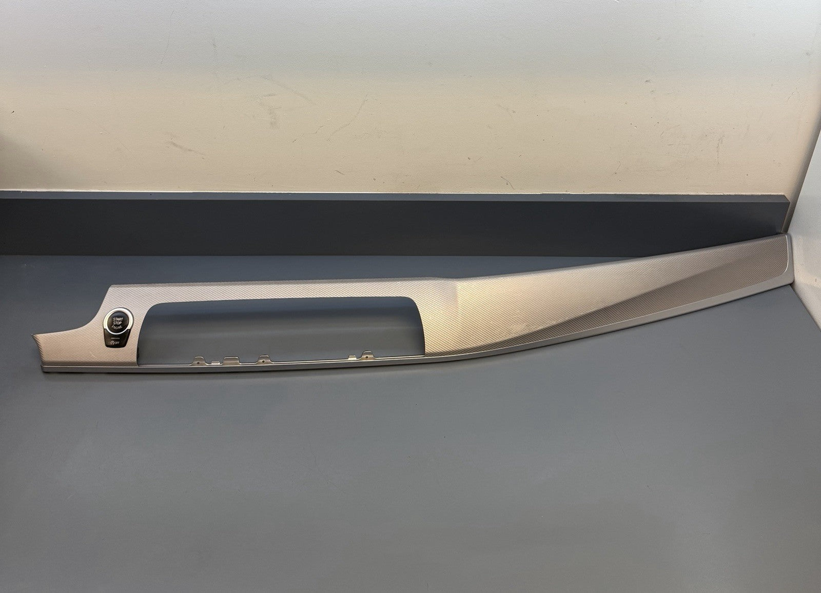 11-15 BMW 535i 528i 550i F10 M5 Right Dash Trim Aluminum Hexagon 9166649
