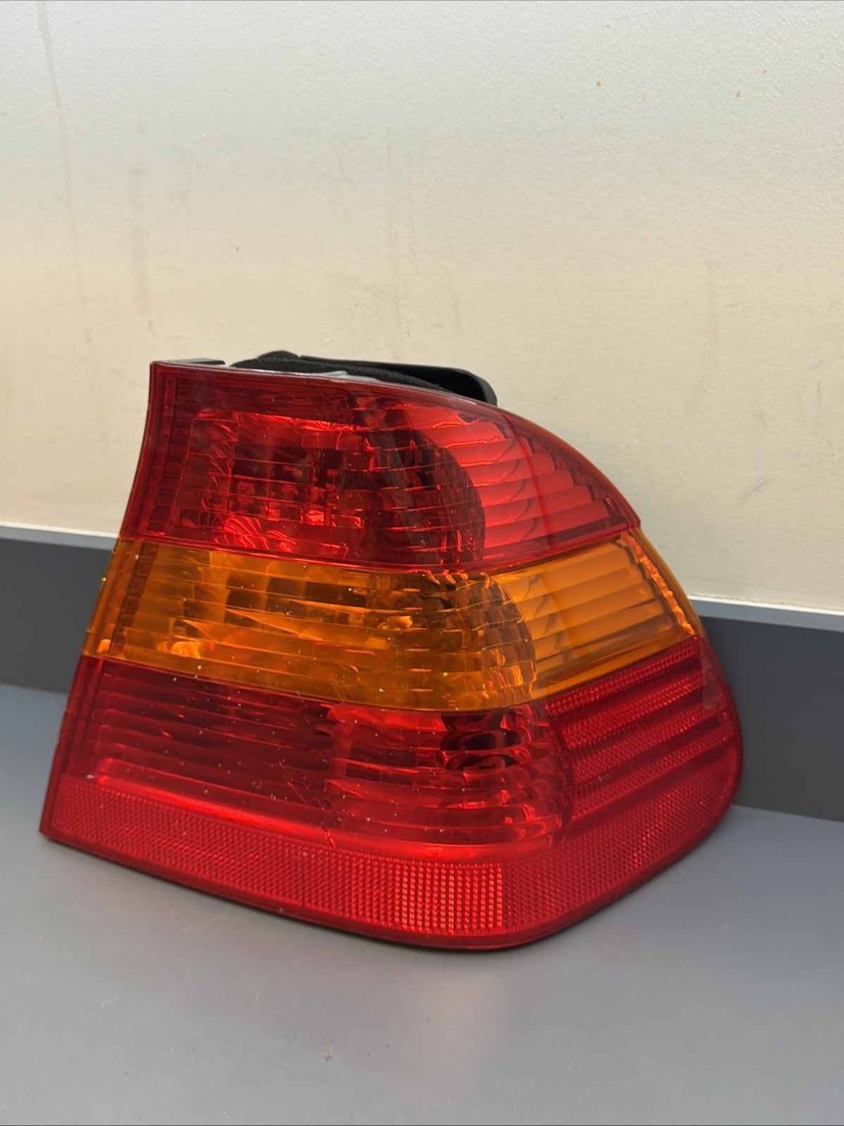 02-05 BMW E46 325i 325xi 330i Sedan Rear Right Tail Light Assy 6946534 OEM