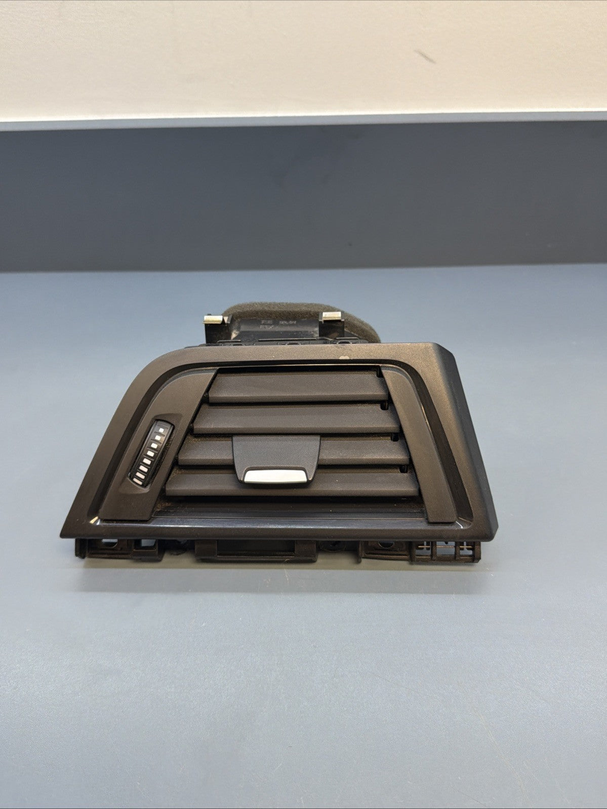 12-18 BMW 328i 320i Front Right Side Dash A/C Air Vent 9218550 Oem