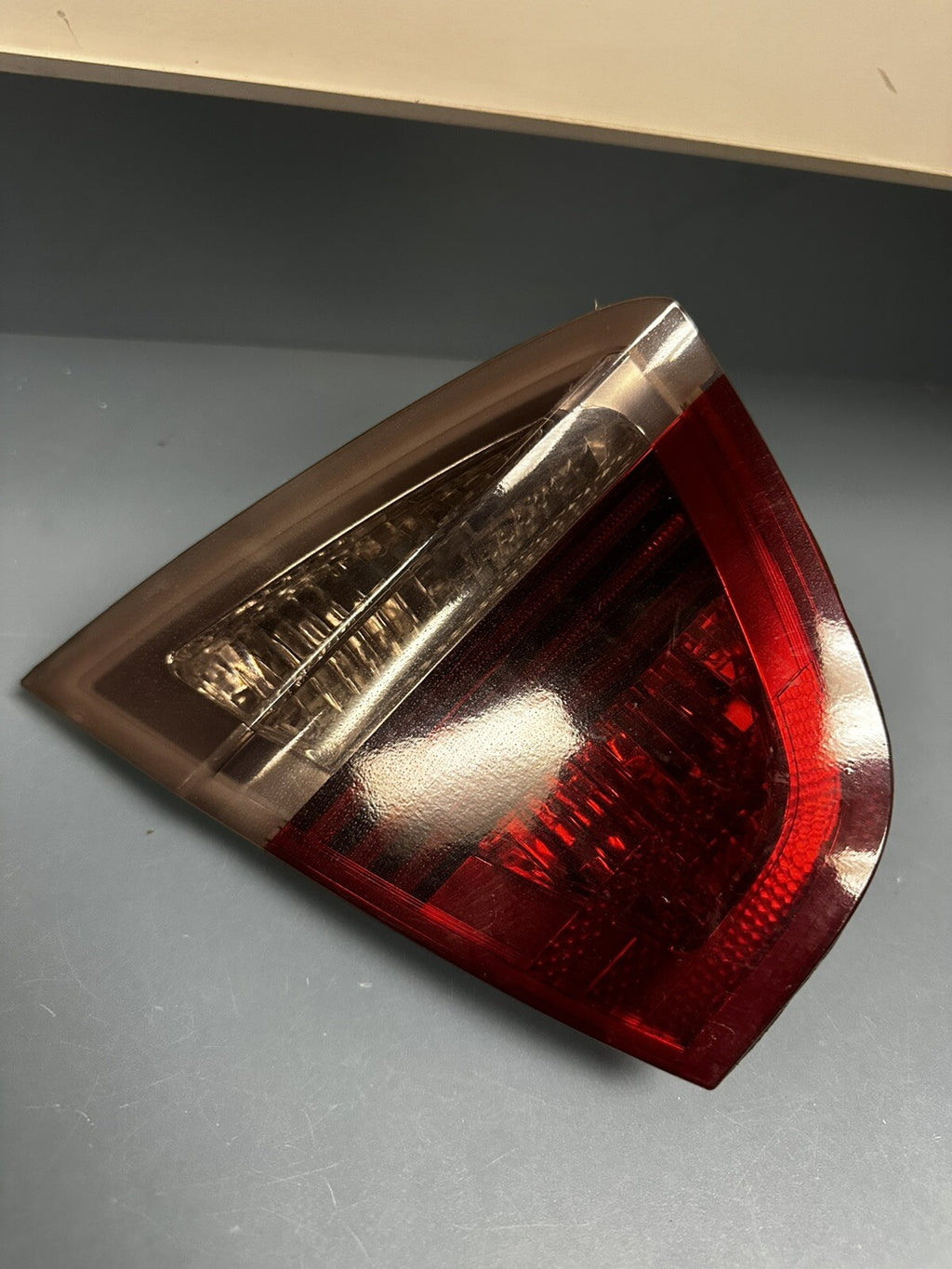 2006-2008 BMW E90 325i 328i 330i 335 REAR LEFT INNER TAIL LIGHT LAMP 6937459 OEM