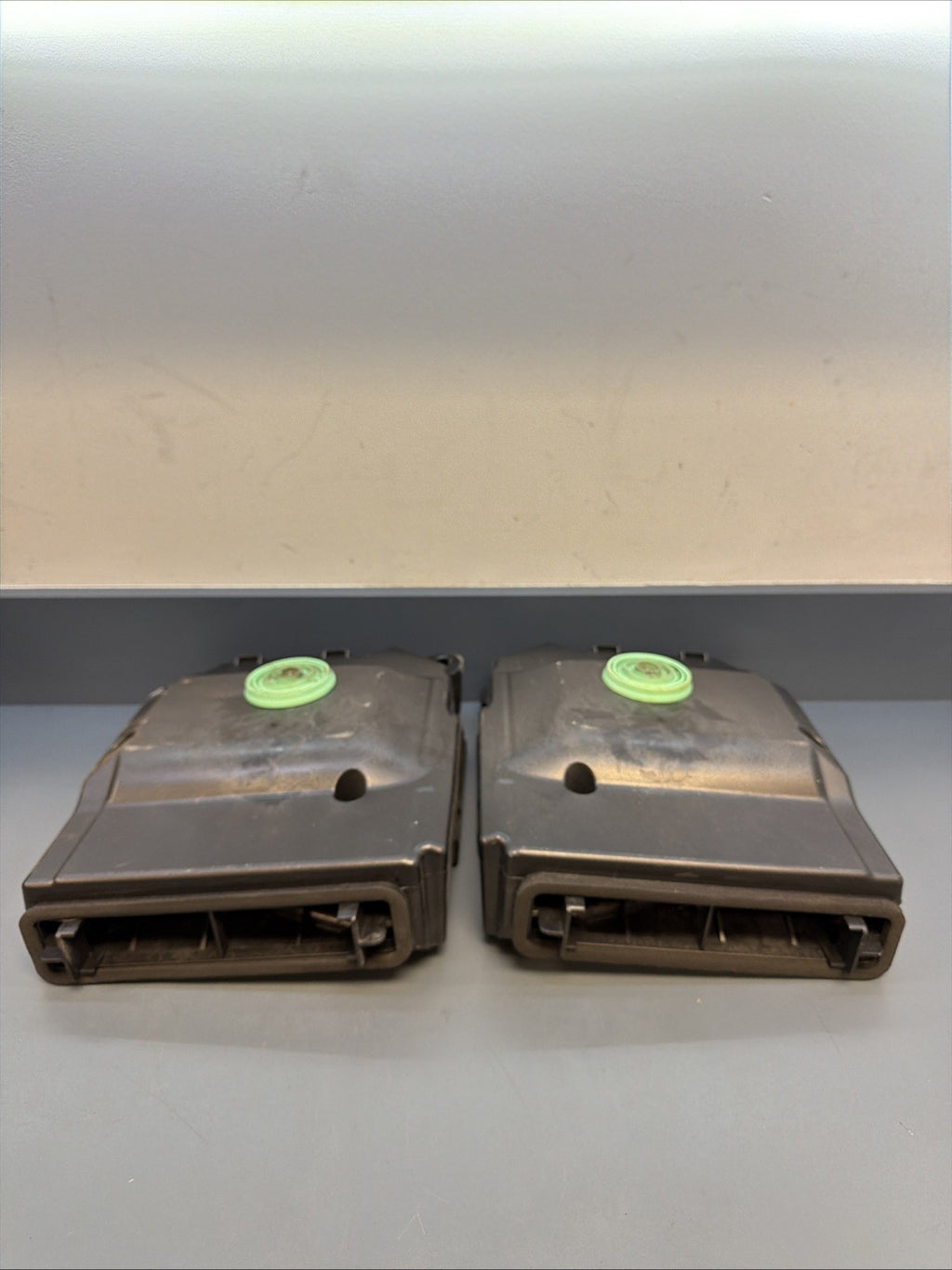 11-15 BMW X1 E84 RT & LT Subwoofer Speaker Set Of 2 9143144 OEM 9143144 9143143