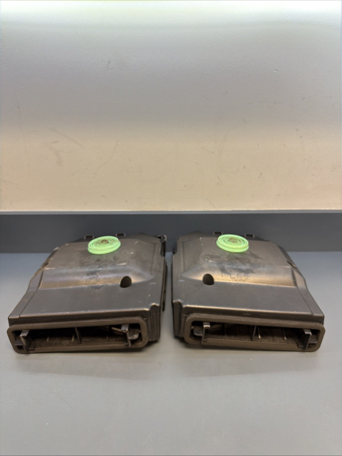 11-15 BMW X1 E84 RT & LT Subwoofer Speaker Set Of 2 9143144 OEM 9143144 9143143