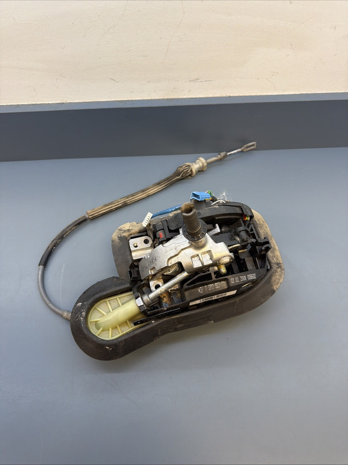 07-13 BMW E90 E91 E92 OEM AUTOMATIC TRANSMISSION GEAR SHIFTER W CABLE 7580923